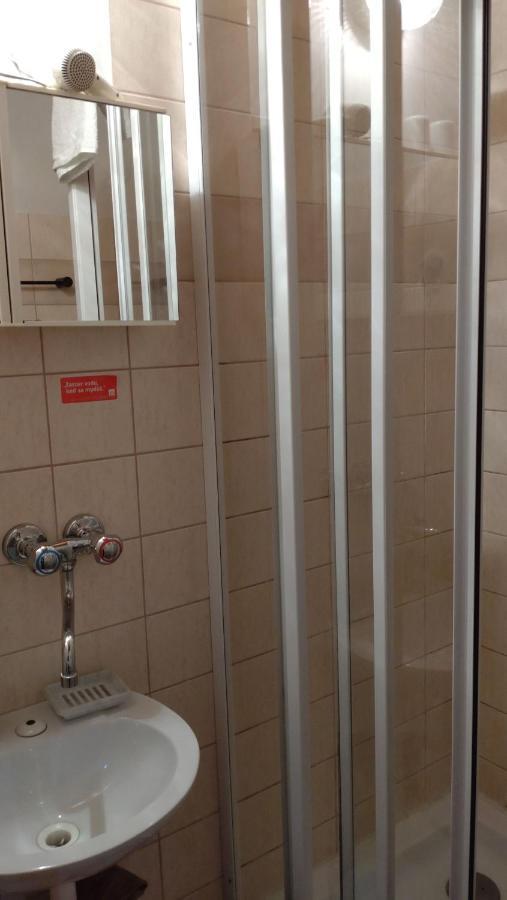 Penzion Encian Myto pod Dumbierom Ngoại thất bức ảnh