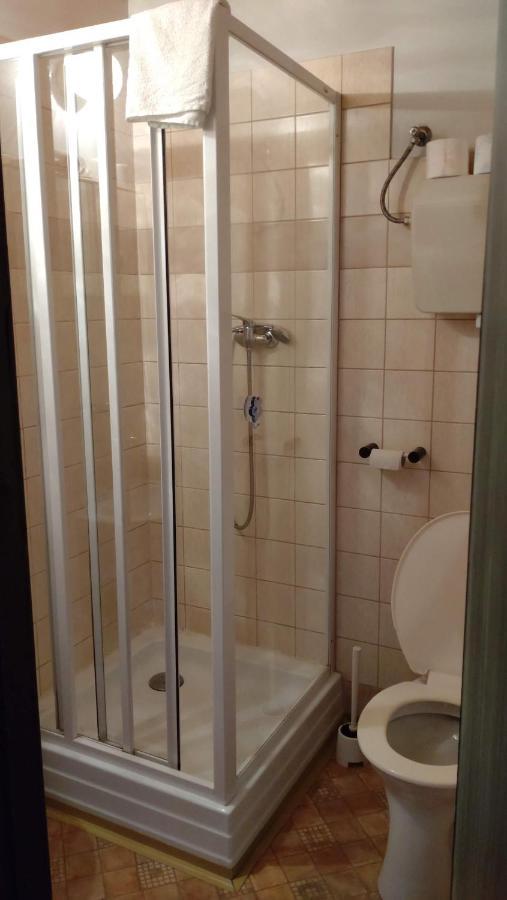 Penzion Encian Myto pod Dumbierom Ngoại thất bức ảnh